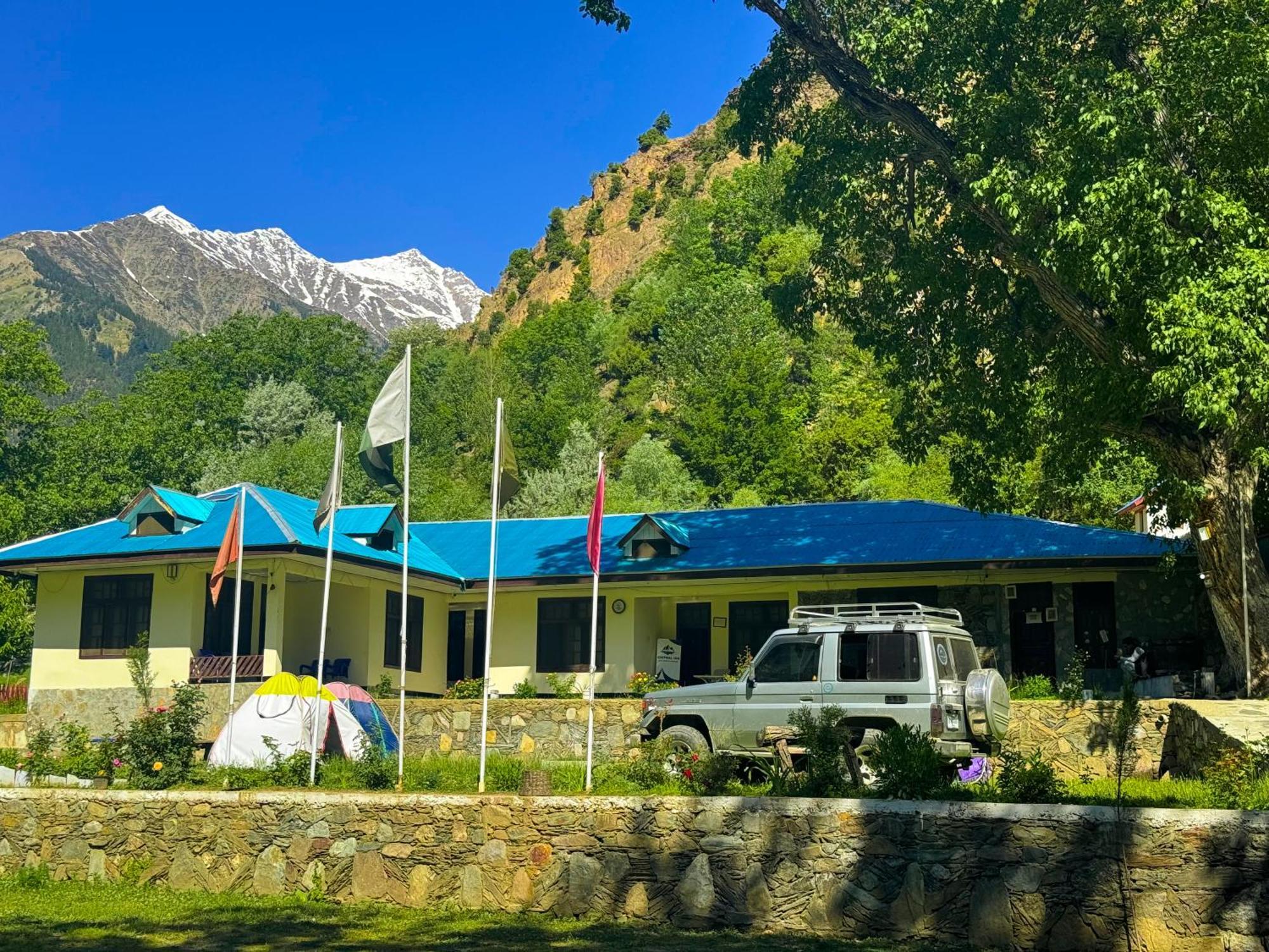 Chitral Inn Resort Exteriör bild